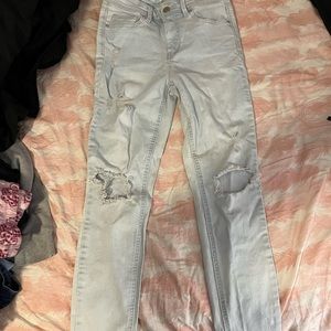 LIGHT RIPPED JEANS HOLES IN KNEES! SIZE 5